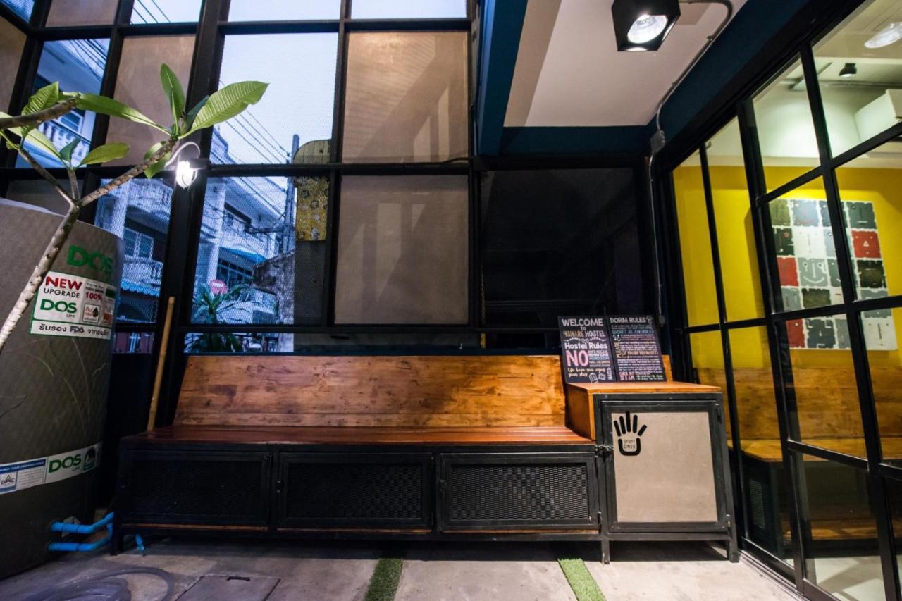 4Share Hostel (Adults Only) Бангкок Экстерьер фото
