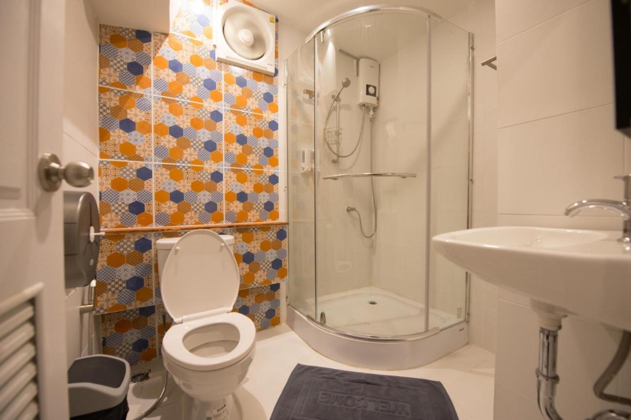 4Share Hostel (Adults Only) Бангкок Экстерьер фото