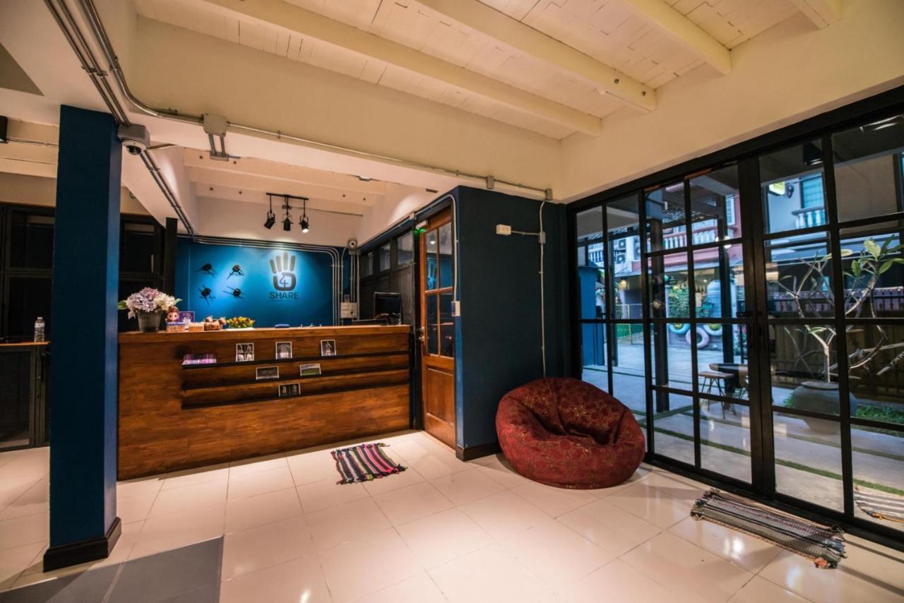 4Share Hostel (Adults Only) Бангкок Экстерьер фото